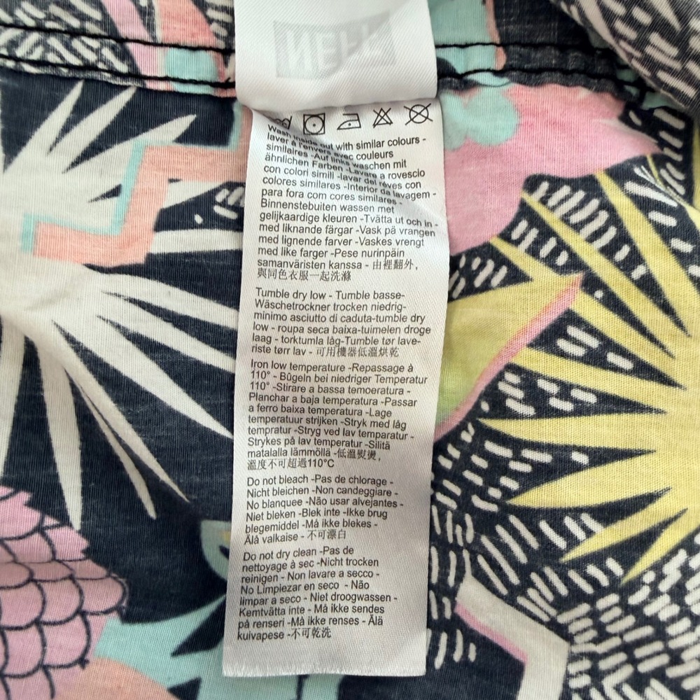 NEFF Mens M Flamingo Pineapple Tropical Print Button Down Shirt Black Vacation - Picture 5 of 8